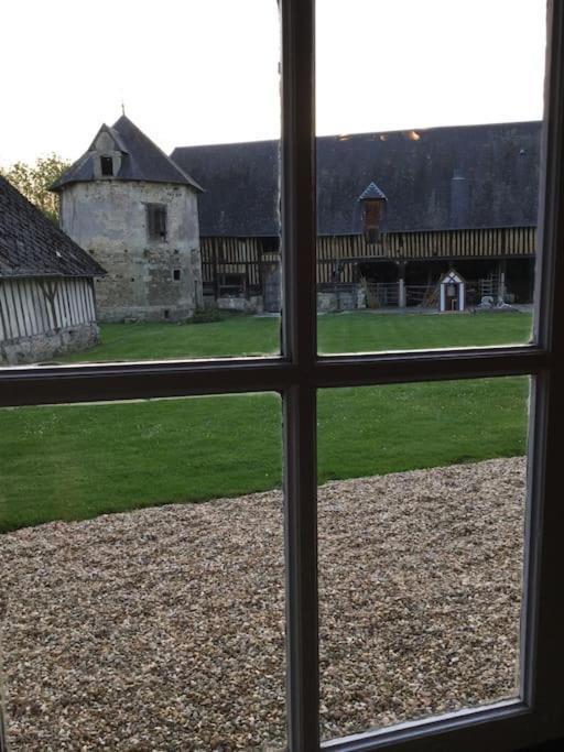 La Ferme Du Chateau Fauguernon Exterior foto
